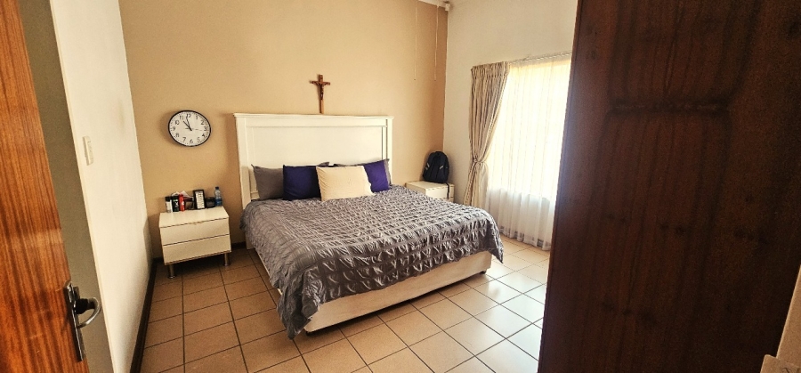 To Let 3 Bedroom Property for Rent in Safari Gardens North West